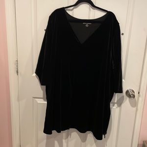 Gorgeous velvet V neck to neck